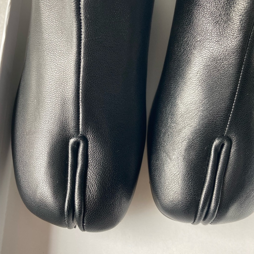 Elegant Black Leather Women's Boots - Picture 2 of 7